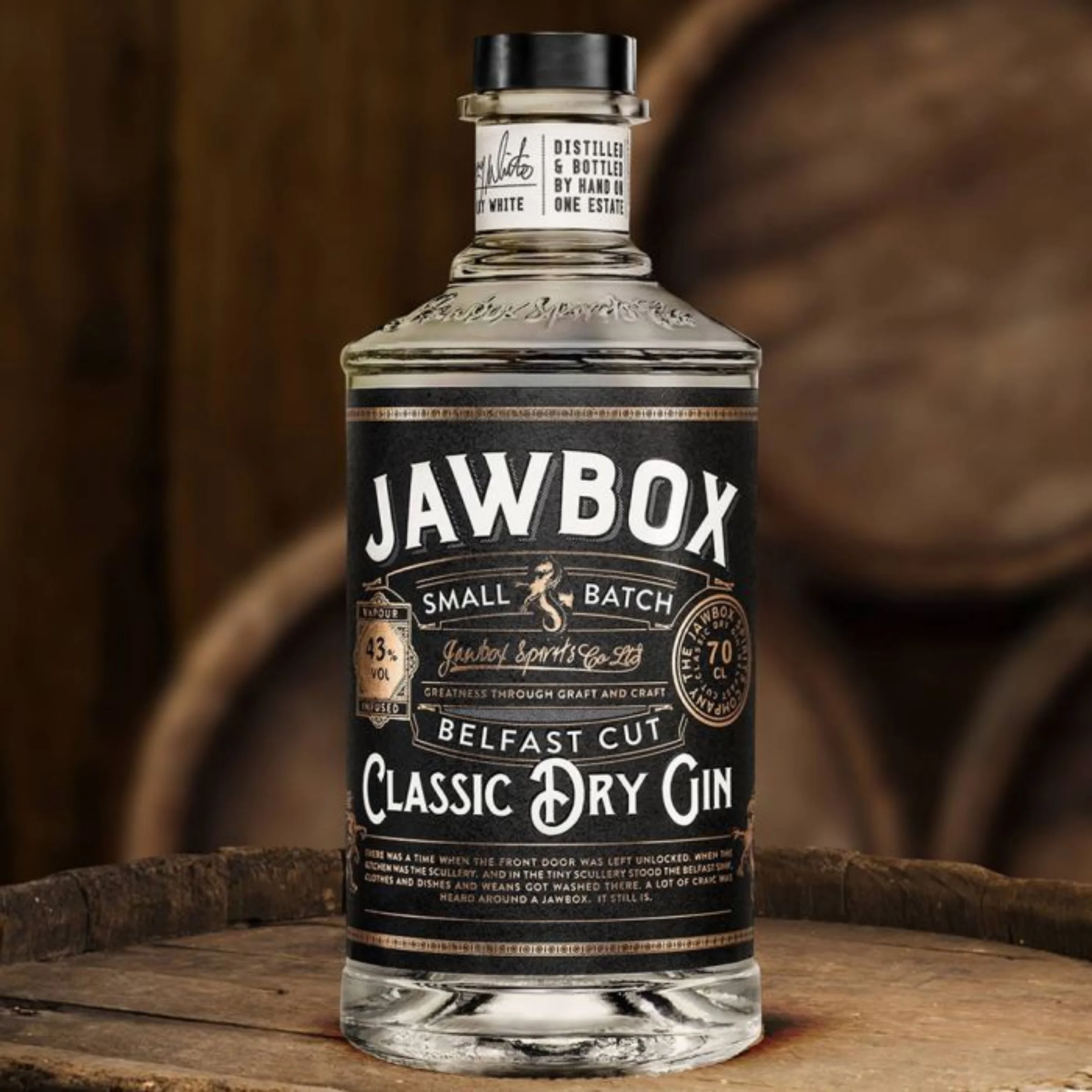 Jawbox Small Batch Gin díszdobozban + bögre 43% 0,7 LITER