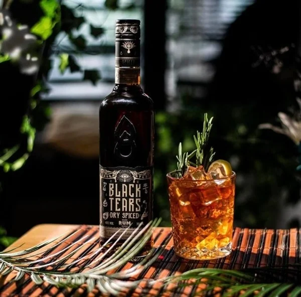 BLACK TEARS DD+limefacsaró Spiced Cuban Rum DRS 0.7 LITER