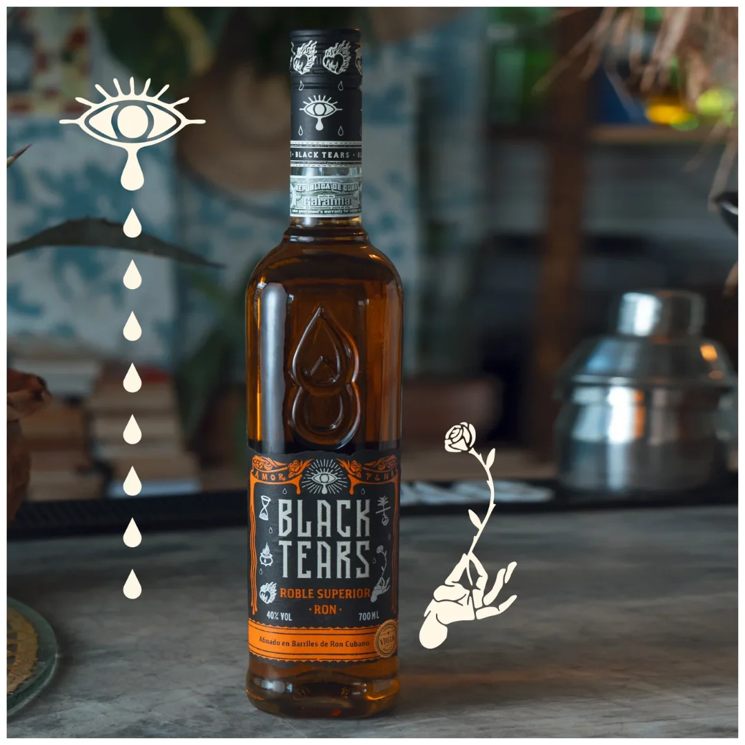 BLACK TEARS Roble Superior Rum DRS 0.7 LITER