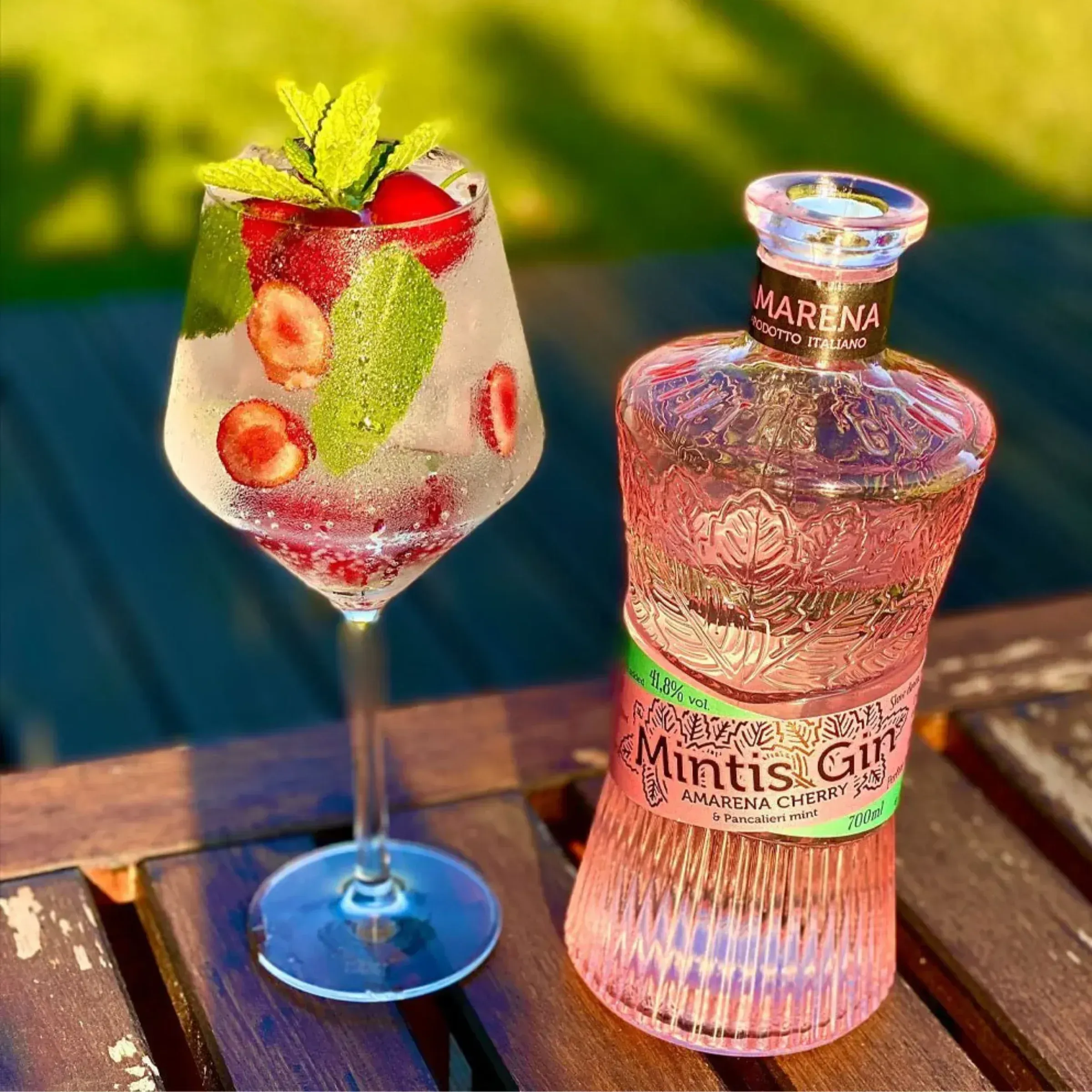 MINTIS AMARENA GIN 41,8% 0,7L